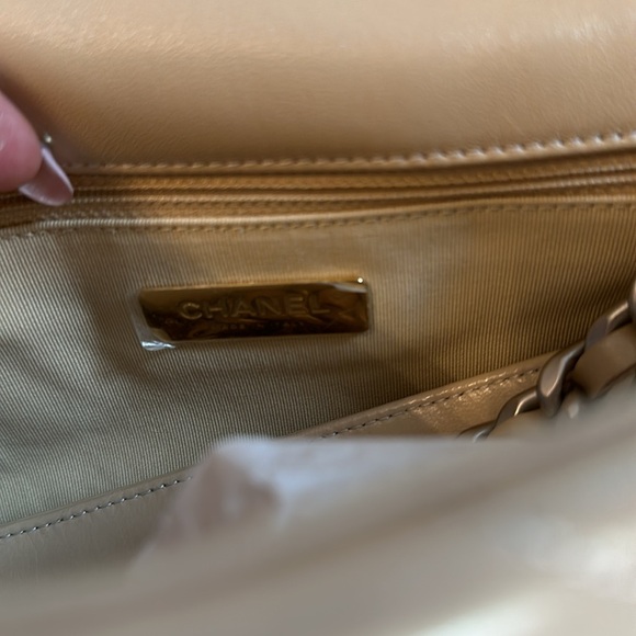 Chanel 19 22C Beige Small Flap - Full Set - Picture 4 of 10